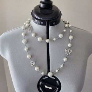 Sold out IGirl Pearls with original velvet box